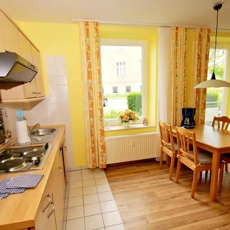 Strandnah, Terrasse, Ahoi Erlebnisbad Gratis In Sellin - Strandresidenz Brandenburg 23 Apartment